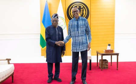 Perezida Kagame yakiriye Obasanjo, impuguke mu mahoro n’ubuhuza muri Afurika