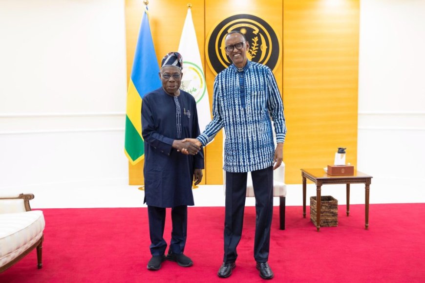 Perezida Kagame yakiriye Obasanjo, impuguke mu mahoro n’ubuhuza muri Afurika