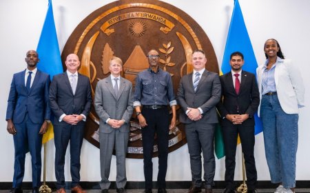 Perezida Kagame yakiriye itsinda ryavuye muri Marriot International na Flamini wakiniye Arsenal