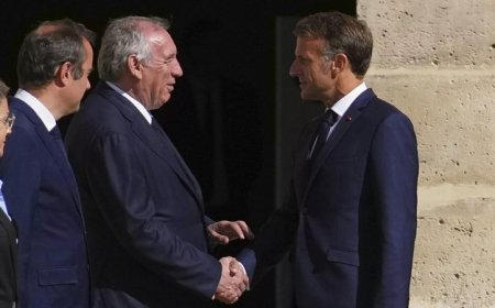 Mu Bufaransa Minisitiri w’Intebe François Bayrou yeguye