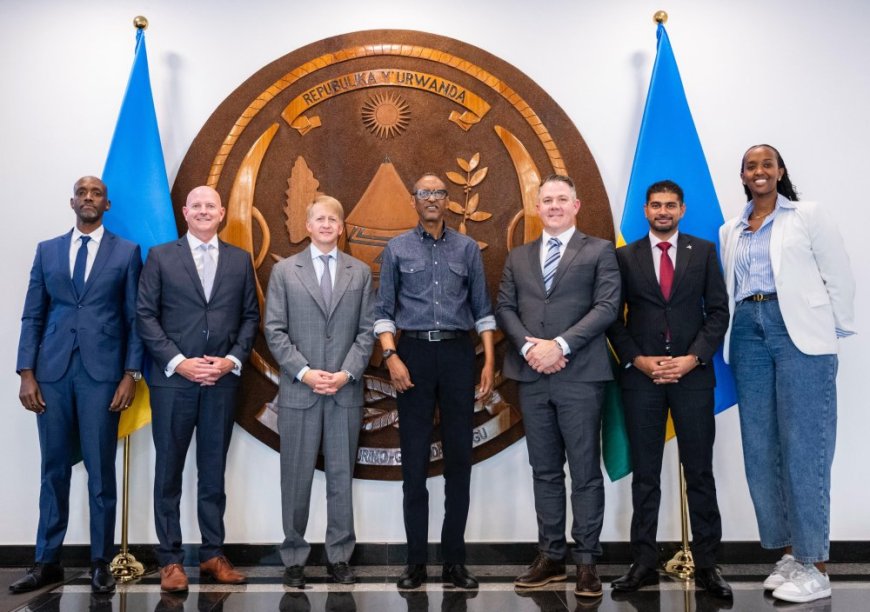 Perezida Kagame yakiriye itsinda ryavuye muri Marriot International na Flamini wakiniye Arsenal