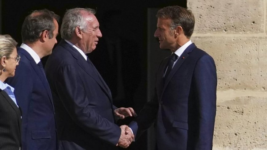 Mu Bufaransa Minisitiri w’Intebe François Bayrou yeguye