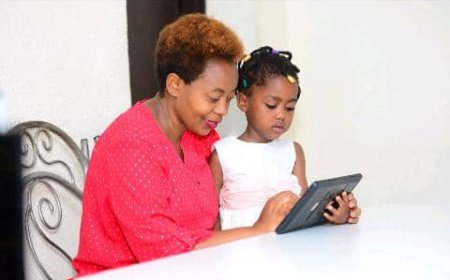 Kurera mu Isi y’Ikoranabuhanga: Ihurizo ku babyeyi