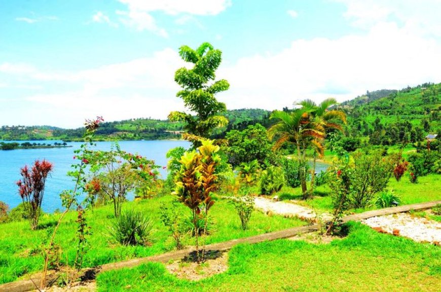 Rutsiro: Umupolisi yirashe arapfa nyuma yo kurasa abaturage