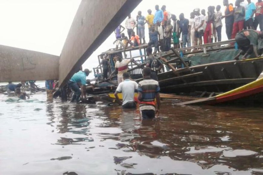 DRC: Ubwato bwari butwaye abarenga 100 bwarohamye