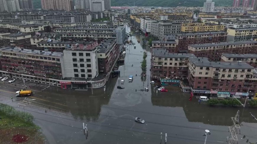 Streets underwater - Heavy rain swamps China's Fushun as rainfall tops 329 millimetres